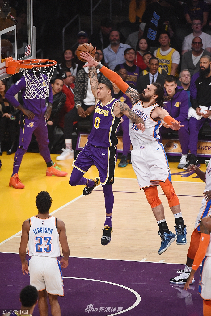 更衣室内部 更衣室内部